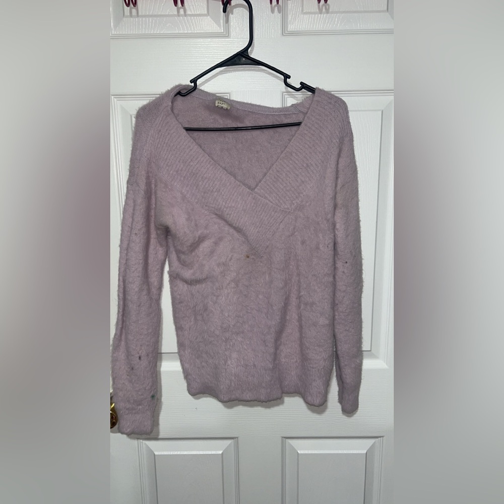 a new day Fuzzy V-Neck Sweater in Dusty Lavender